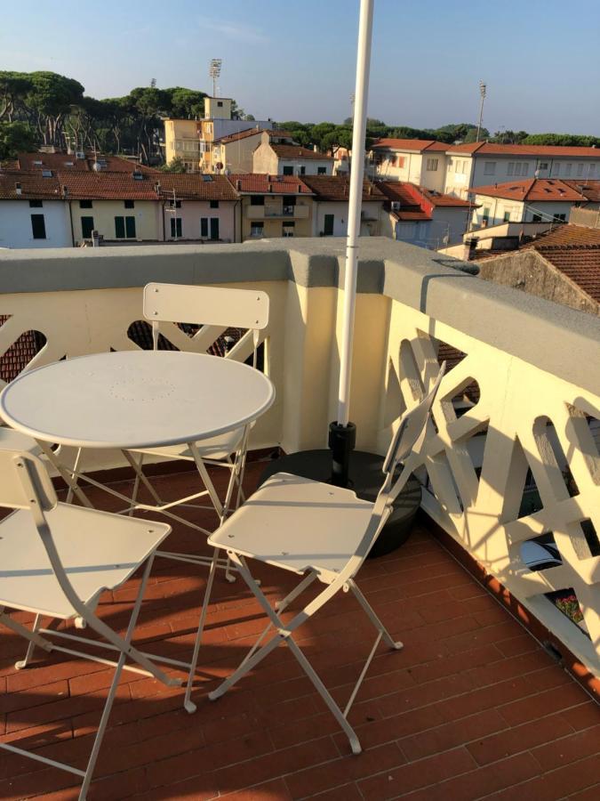 Torre Della Darsena Apartment Viareggio Bagian luar foto