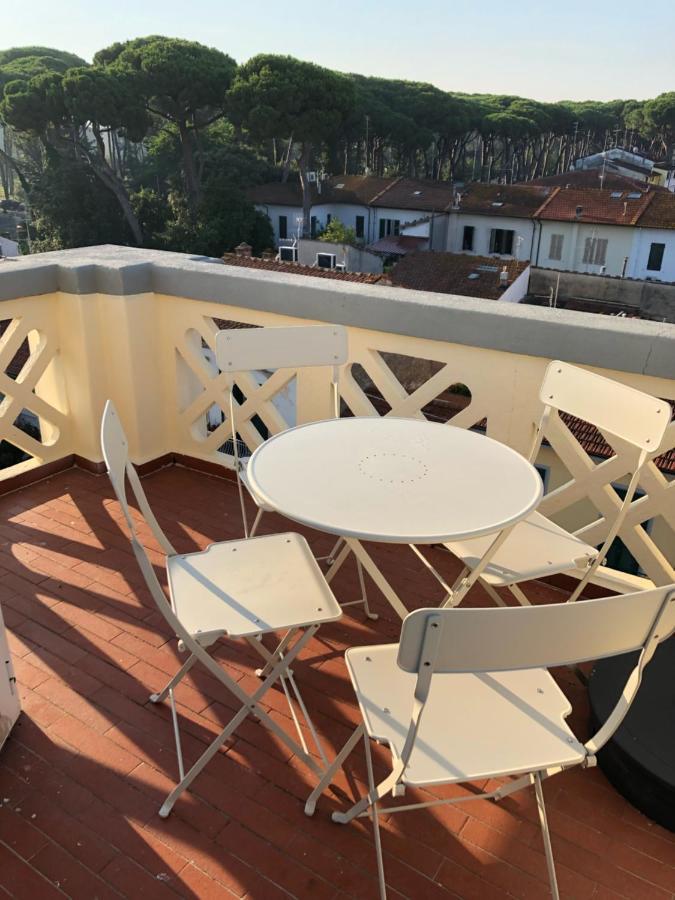 Torre Della Darsena Apartment Viareggio Bagian luar foto