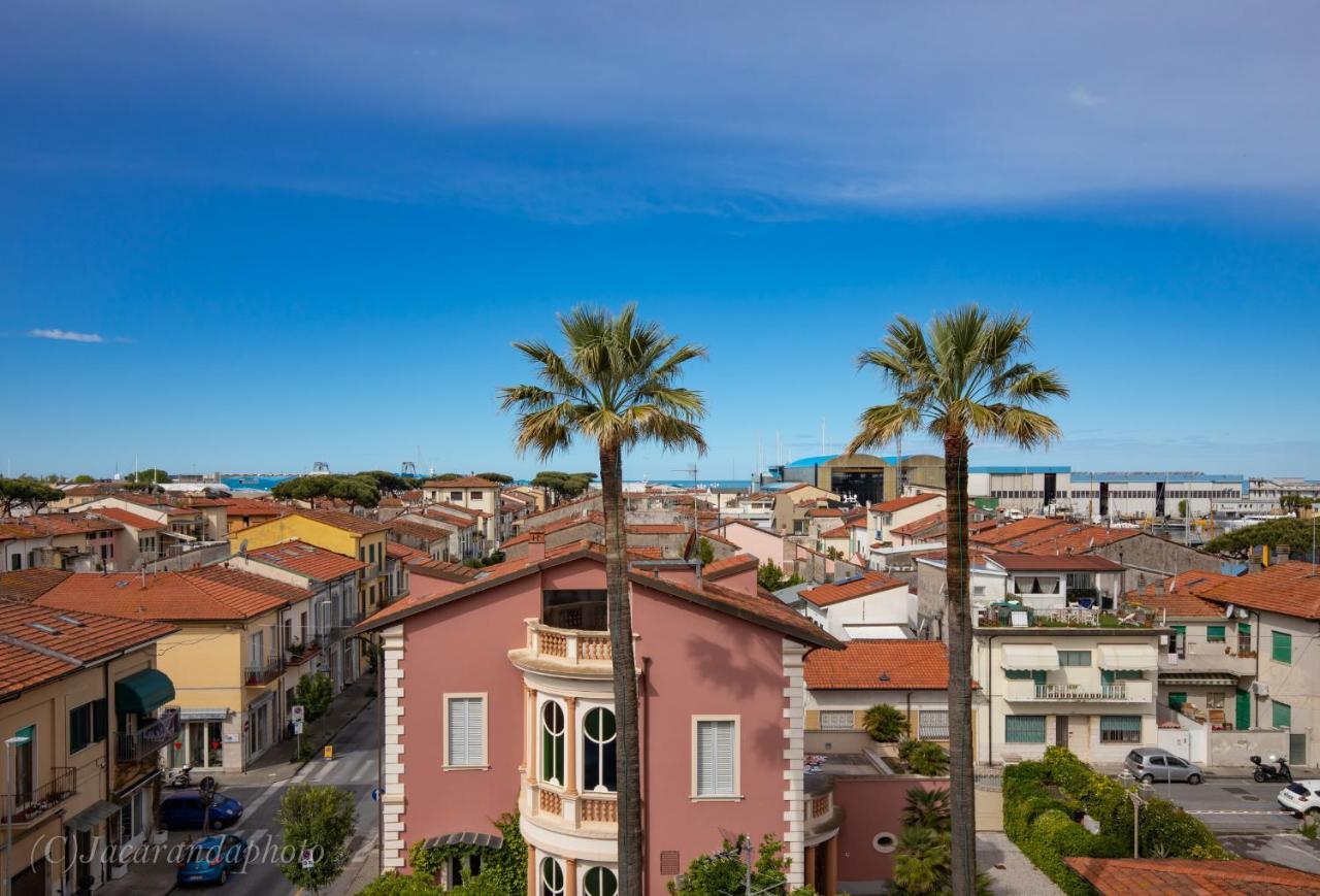 Torre Della Darsena Apartment Viareggio Bagian luar foto